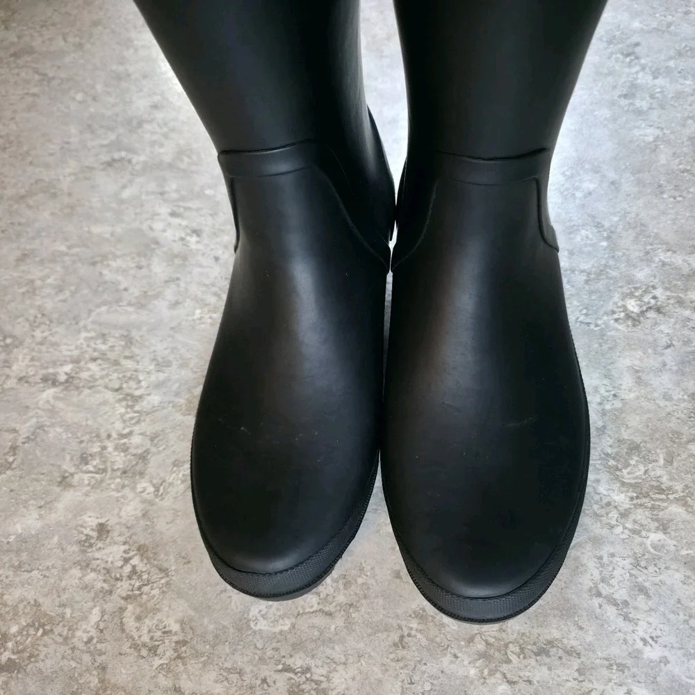 J. Crew | Black Tall Lug-Sole Waterproof Minimalist Preppy RainBoots Womens 8